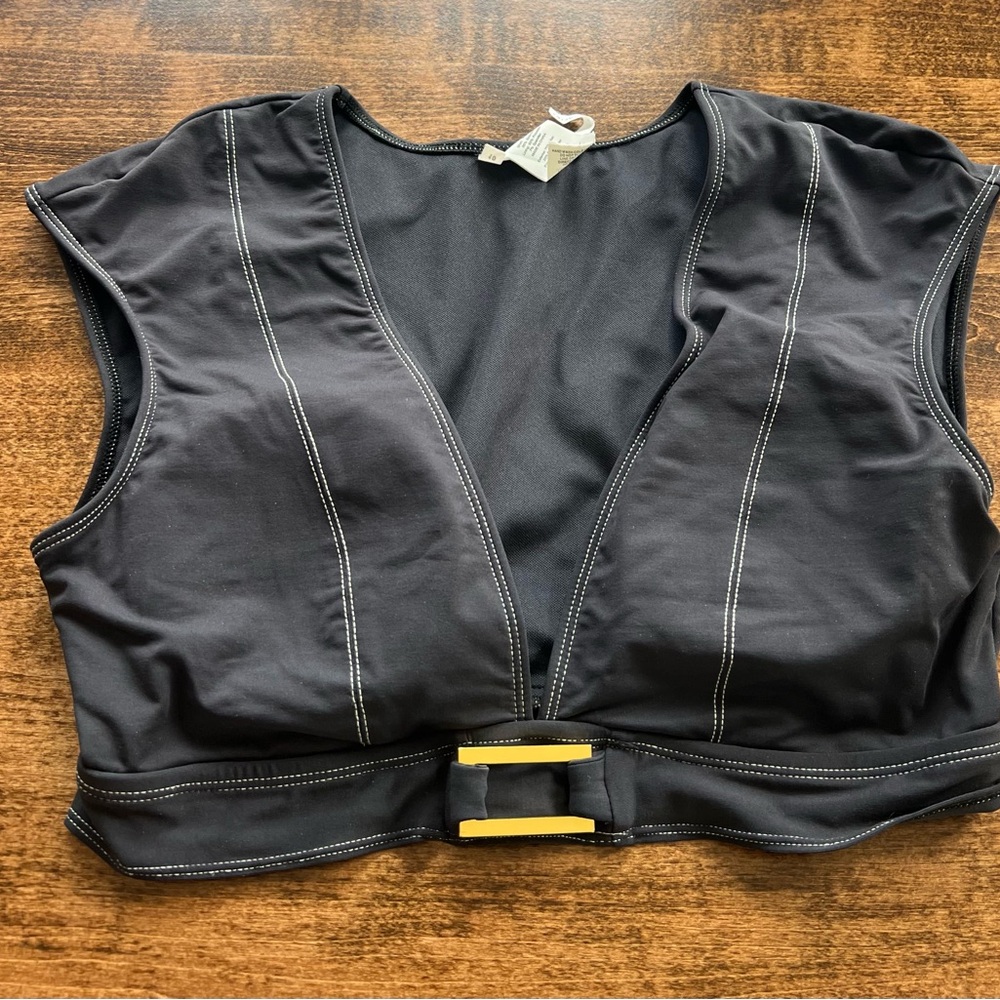 Like new Bleu Rod Beattie Black Top with Gold Buckle